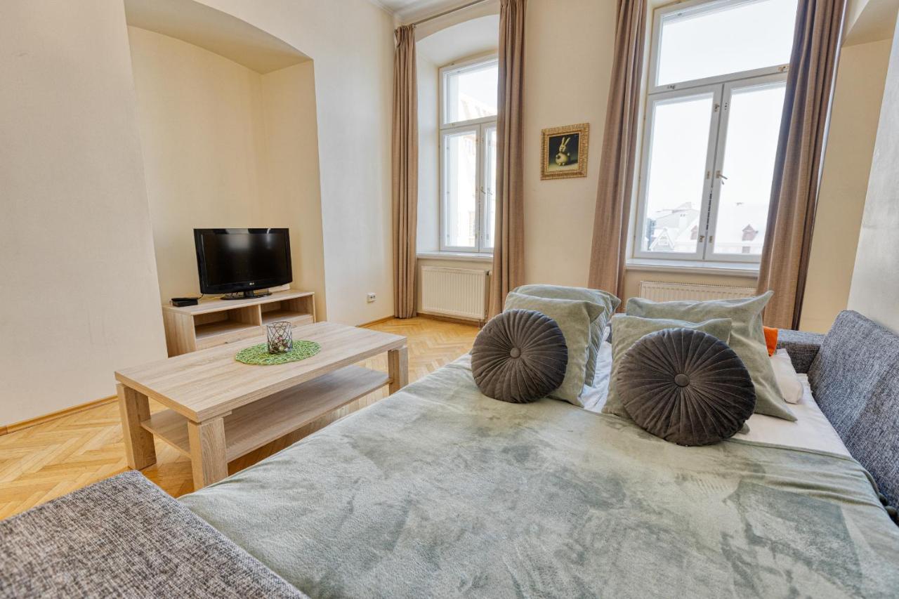 Historic Residence Apartments At Old Town Tallinn Exterior photo