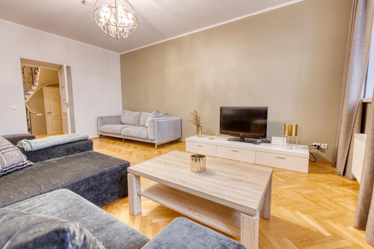 Historic Residence Apartments At Old Town Tallinn Exterior photo