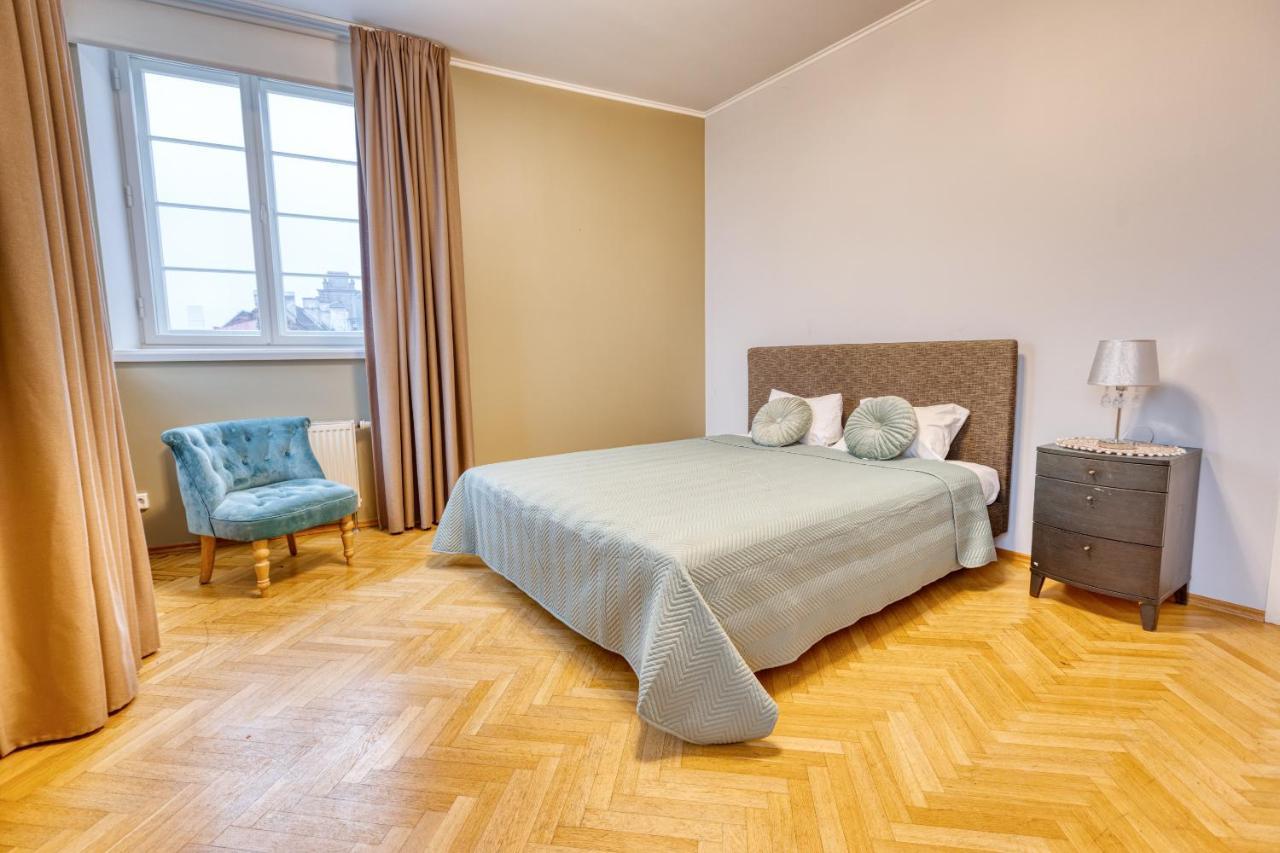 Historic Residence Apartments At Old Town Tallinn Exterior photo