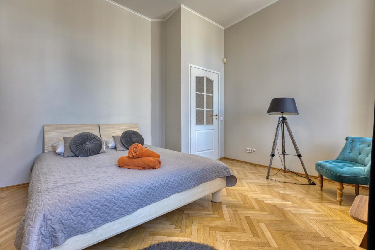 Historic Residence Apartments At Old Town Tallinn Exterior photo