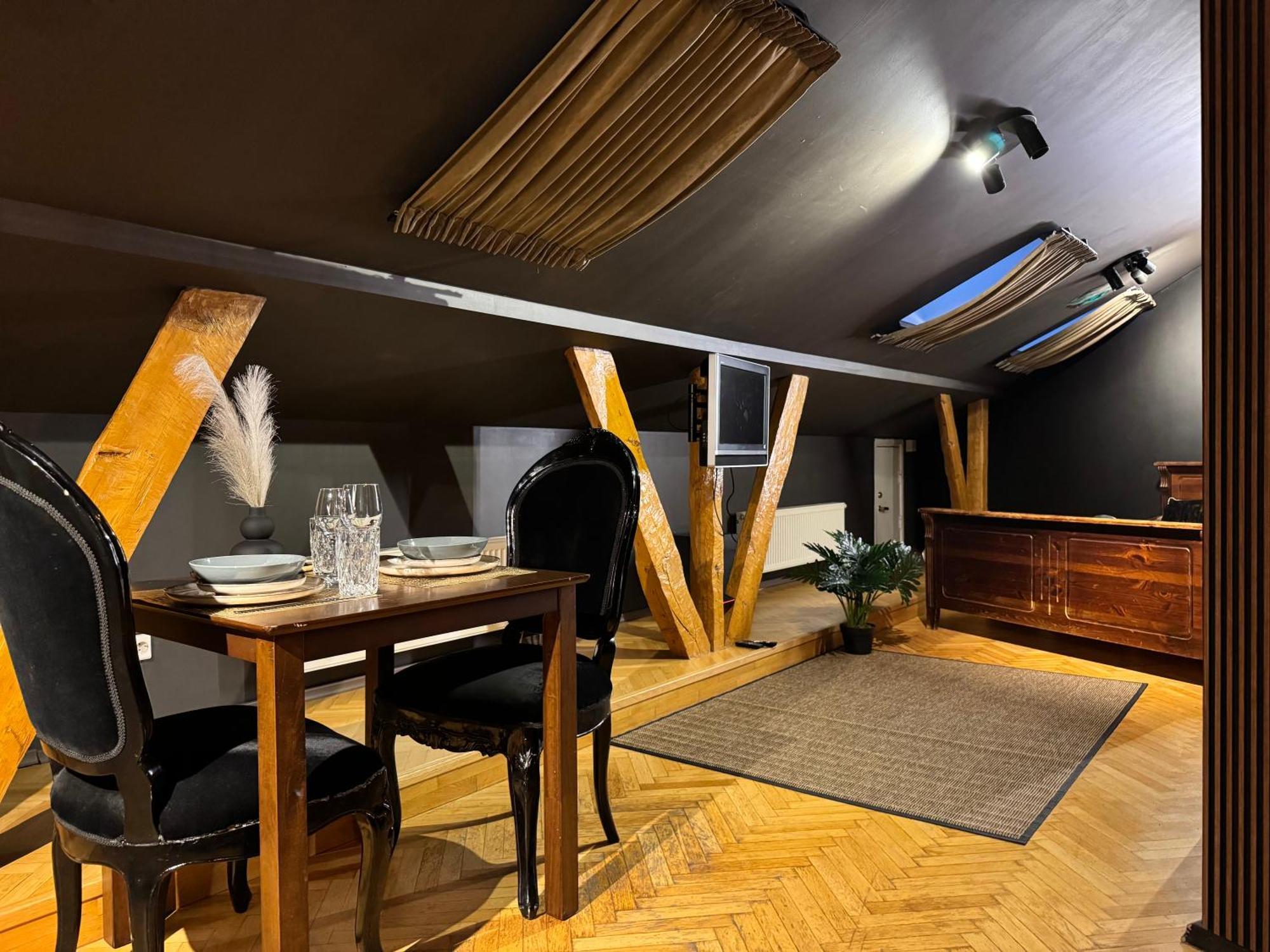 Historic Residence Apartments At Old Town Tallinn Exterior photo